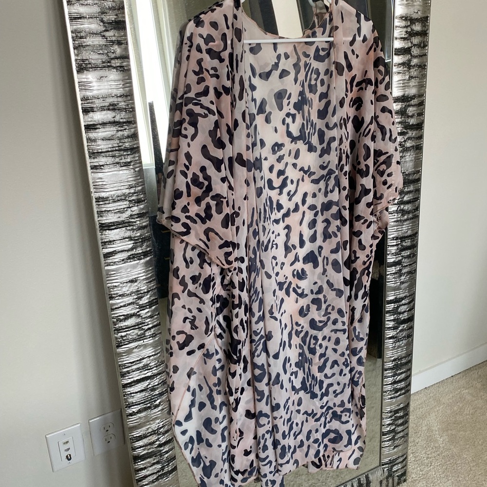 Women’s Leopard Print Shall